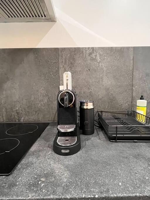 New Ample And Cozy One Bedroom Apt In Brooklyn At Rem-Casa New York Bagian luar foto