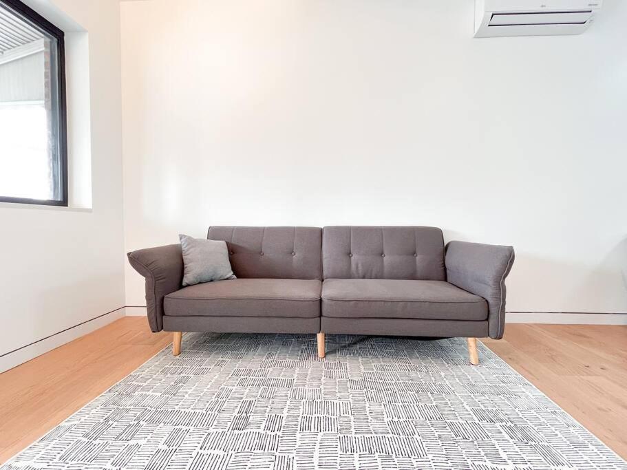 New Ample And Cozy One Bedroom Apt In Brooklyn At Rem-Casa New York Bagian luar foto